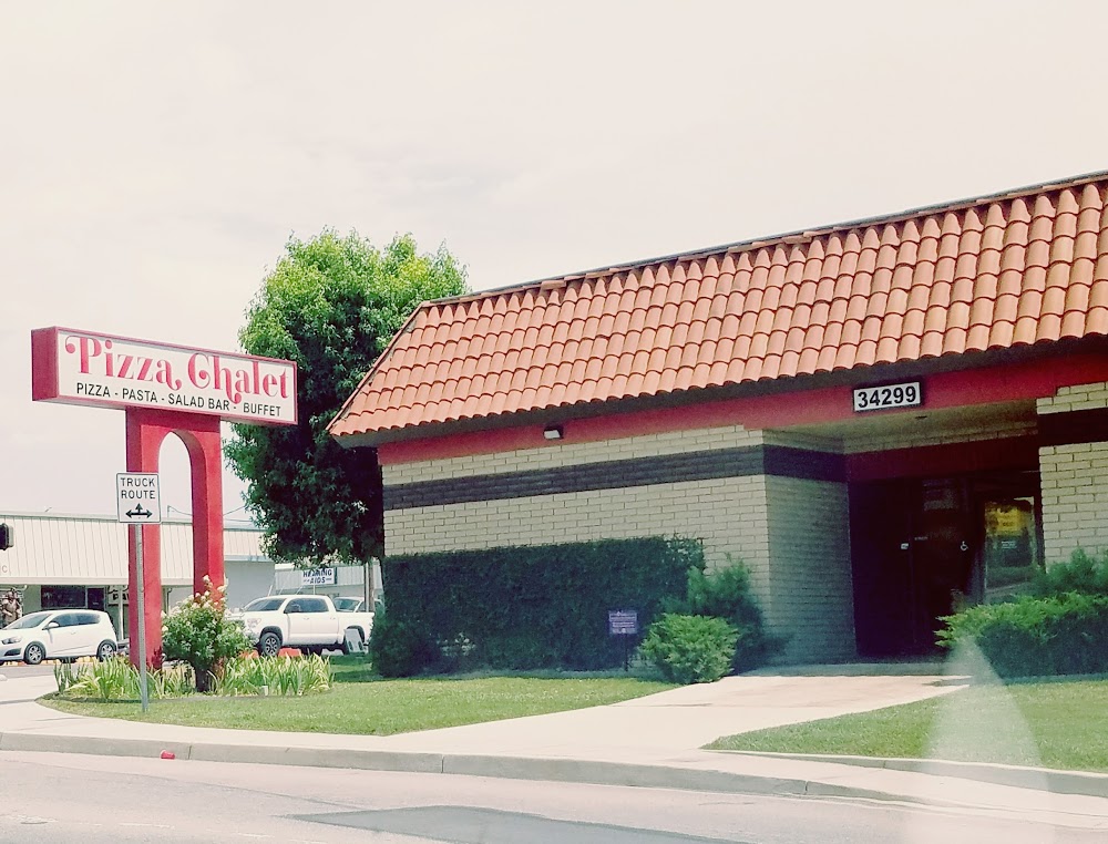 Pizza Chalet & Johnnie’s Broasted Chicken